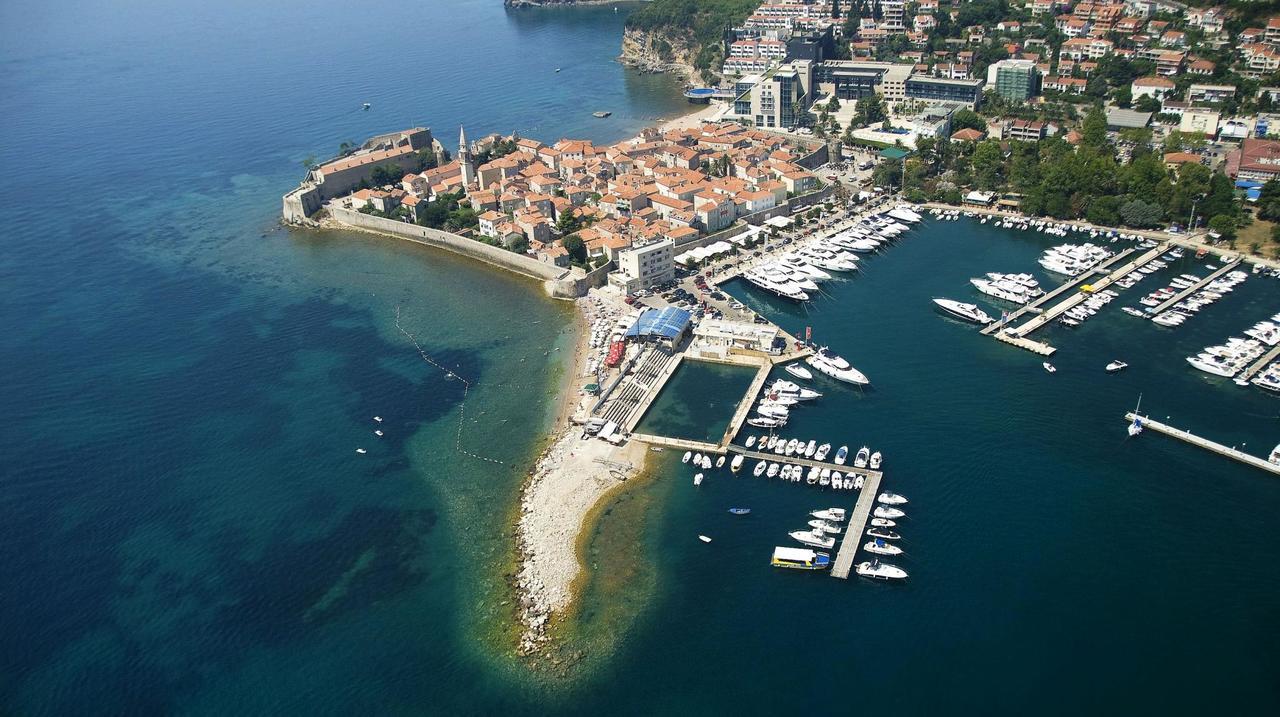 Luka Villa Becici  Exterior photo